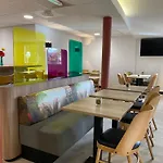 Hotel Lumiere 2*
