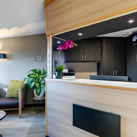Lumiere Hotel 2*